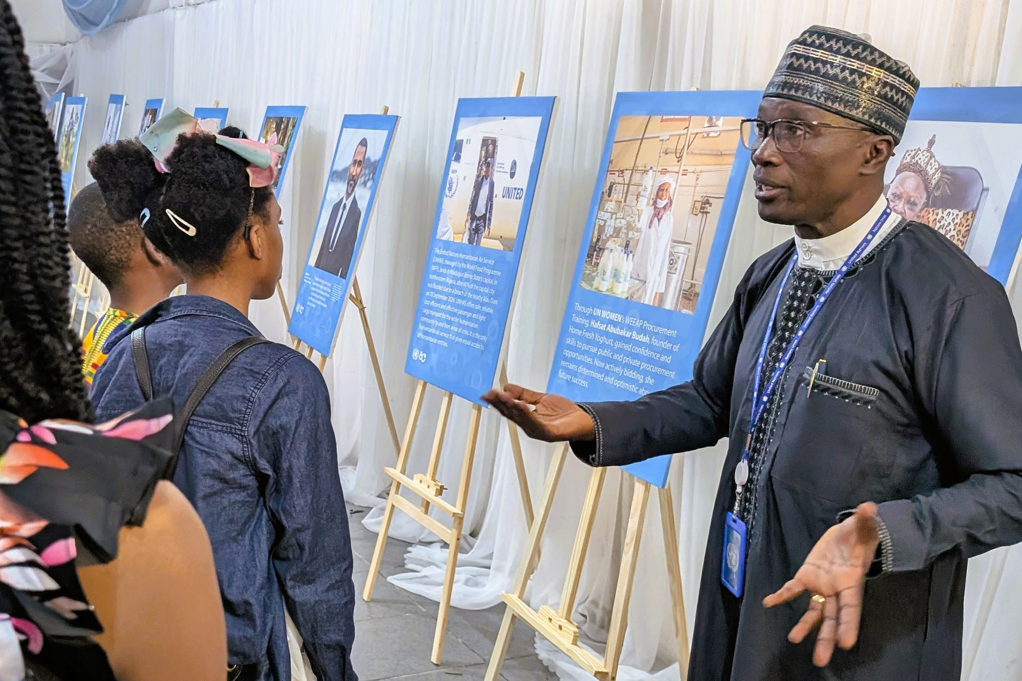 students visiting UN exhibit